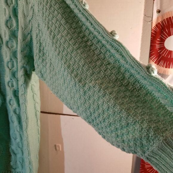 Lime Green Plus Size V-neck Long Sleeve Heavy Cable Knit Pullover Sweate… - Picture 5 of 7